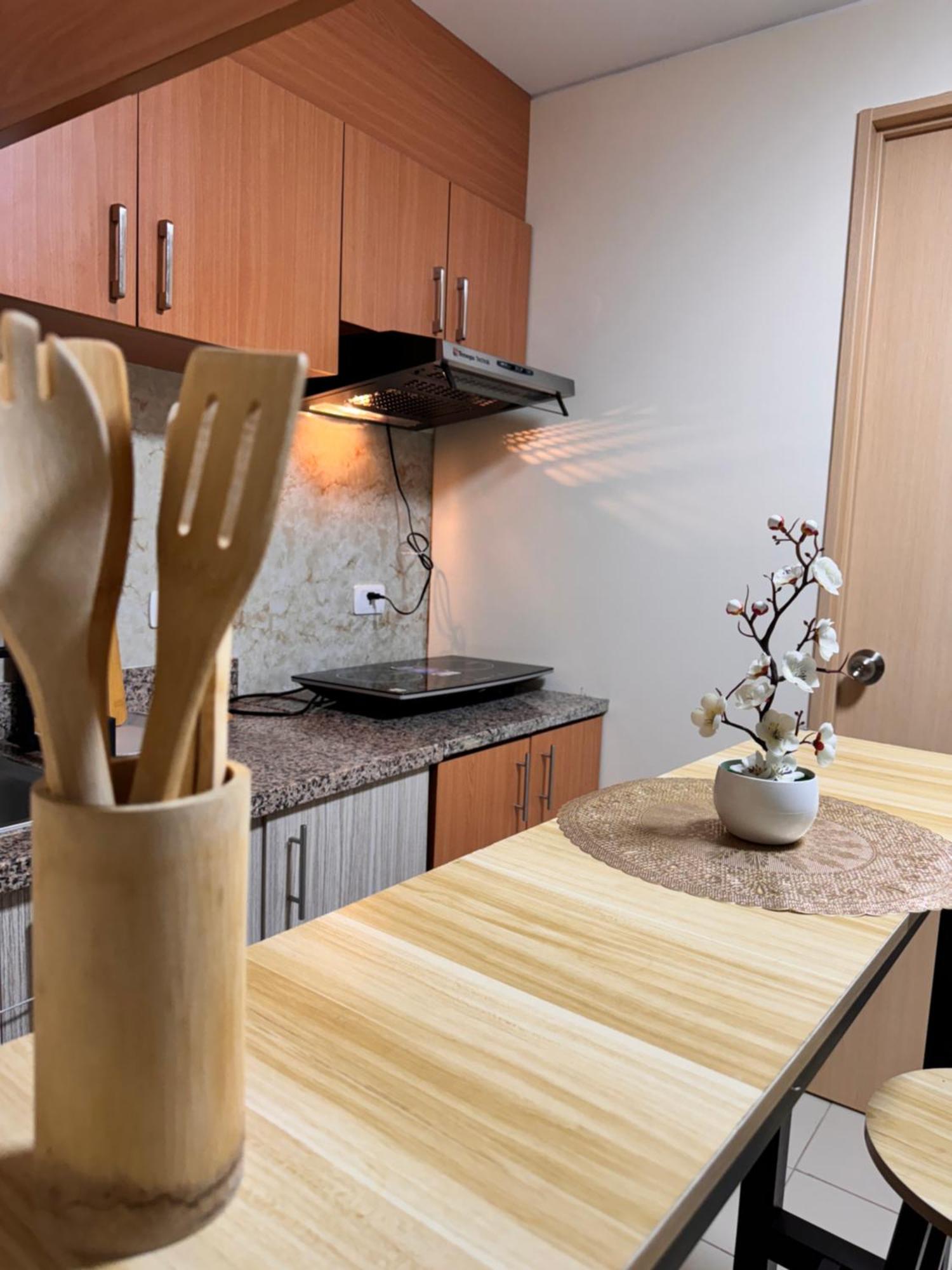 Vr Homes Pasig City Экстерьер фото